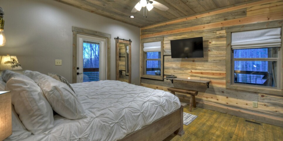 Blairsville - Holly Berry Hill - Bedroom