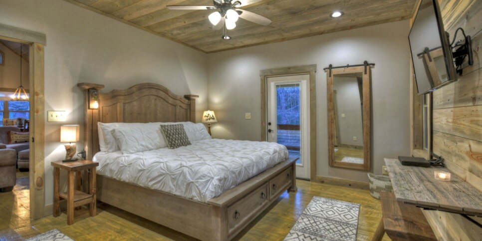 Blairsville - Holly Berry Hill - Bedroom