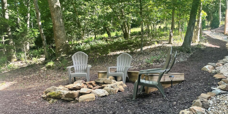 Blairsville - Holly Berry Hill - Exterior