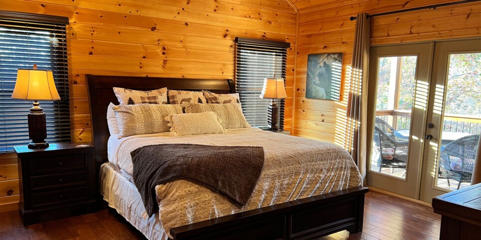 Blue Ridge Cabin - 5 O'clock Somewhere - Bedroom