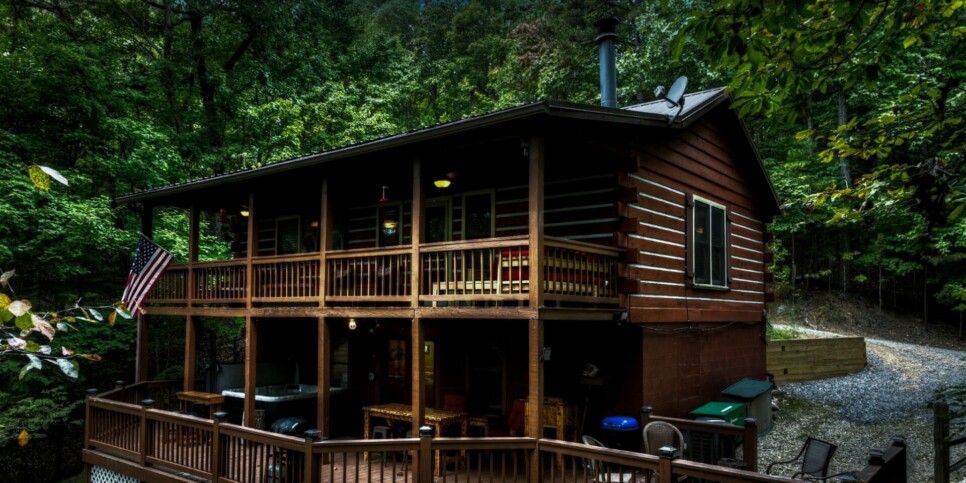 Blue Ridge Cabin - Mamas Bear Hideaway - Exterior