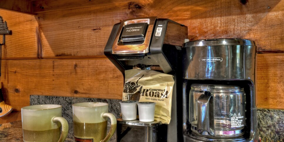 Blue Ridge Cabin - Mamas Bear Hideaway - Kitchen