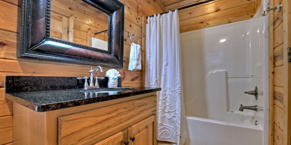 Blue Ridge Cabin - Appalachian Sunrise - Bathroom