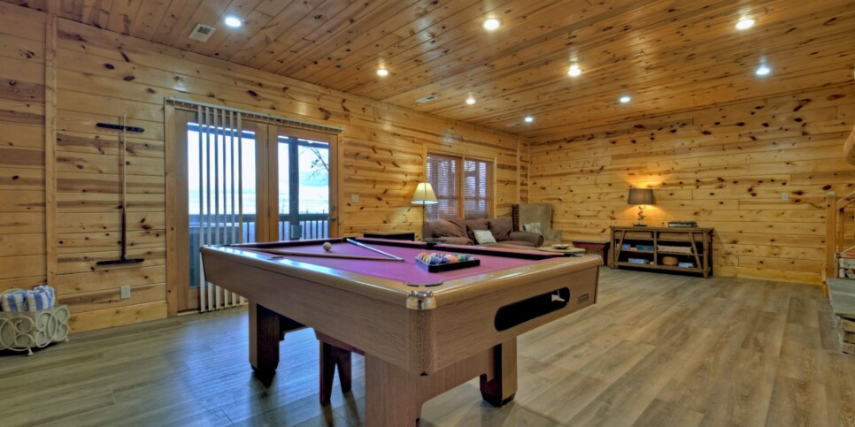 Blue Ridge Cabin - Appalachian Sunrise - Rec Room