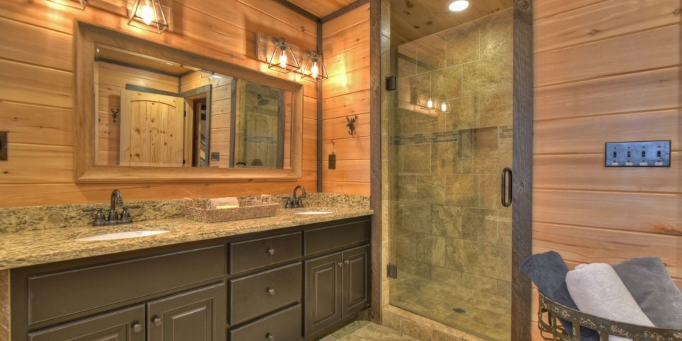 Blue Ridge Cabin - Skyfall - Bathroom