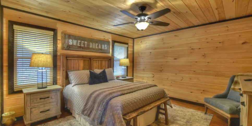 Blue Ridge Cabin - Skyfall - Bedroom