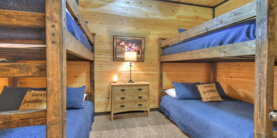 Blue Ridge Cabin - Skyfall - Bedroom