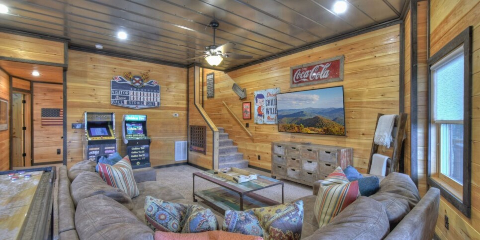 blue-ridge-cabin-skyfall-rec-room-20