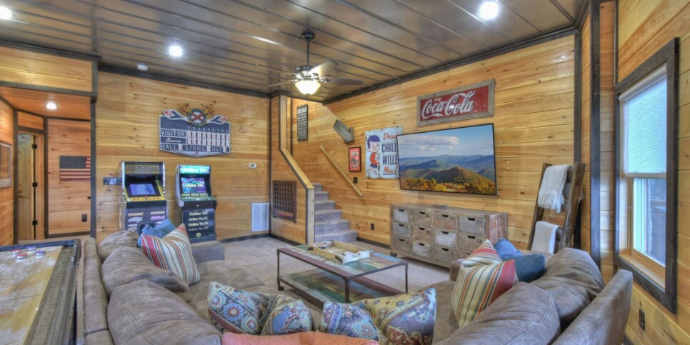 blue-ridge-cabin-skyfall-rec-room-20