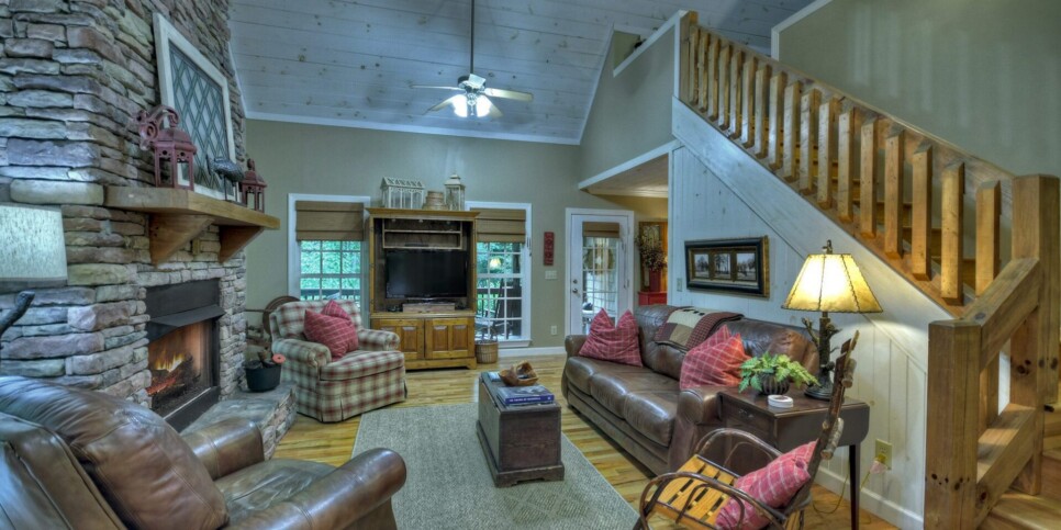 Blue Ridge Cabin - Southern Living Cottage - Living Room