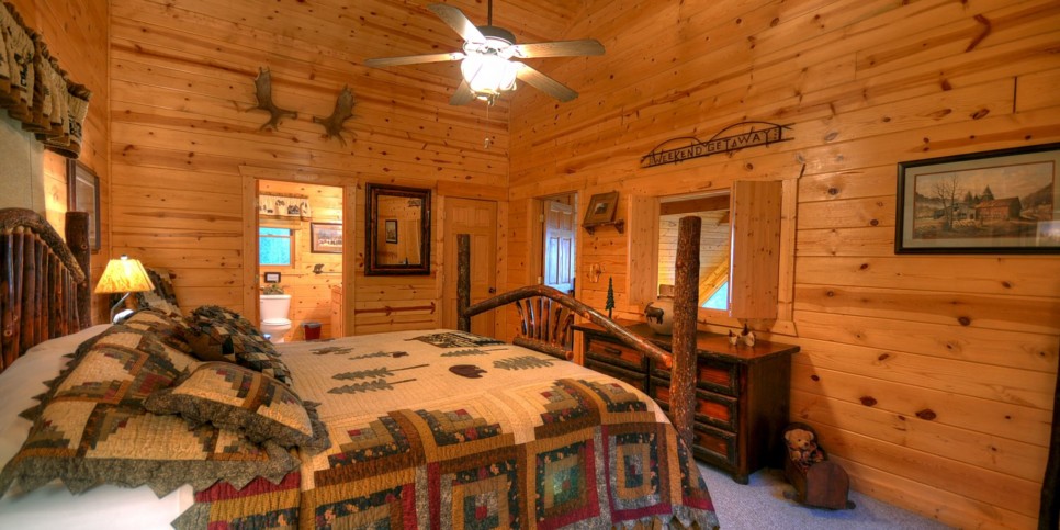 Blue Ridge Cabin - The View - Bedroom