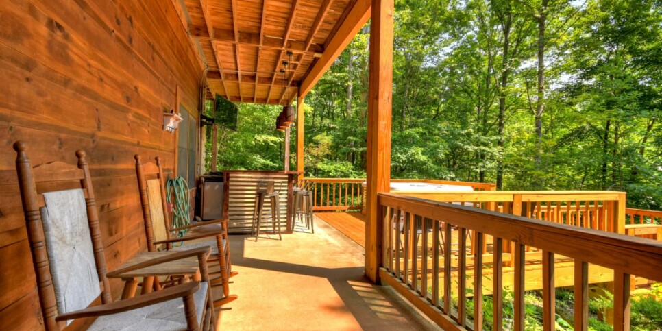 Blue Ridge - Almost Heaven - Exterior