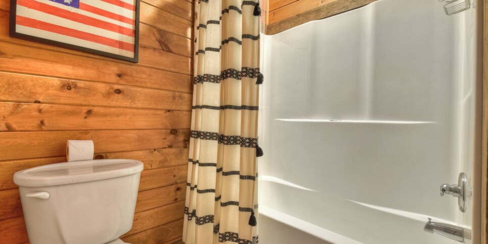 Blue Ridge - Castle Creek - Bathroom