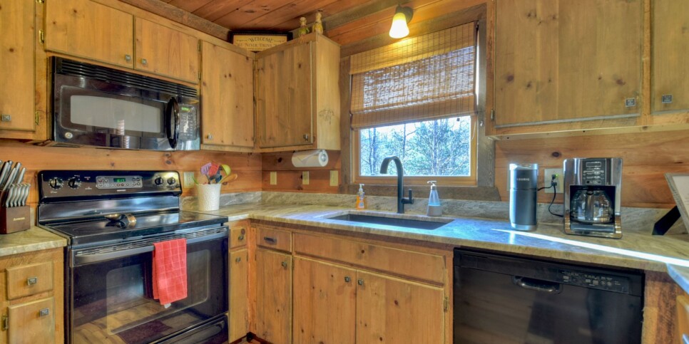 Blue Ridge - Castle Creek - Kitchen