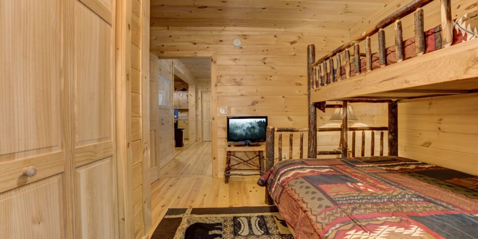 Blue Ridge - Four Seasons - Bedroom