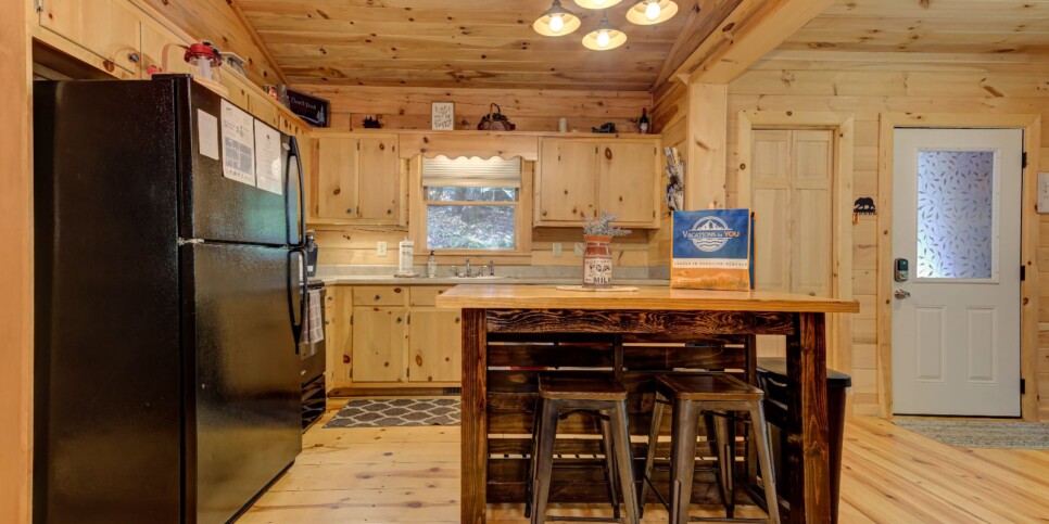 Blue Ridge - Four Seasons - Kitchen