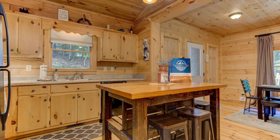 Blue Ridge - Four Seasons - Kitchen