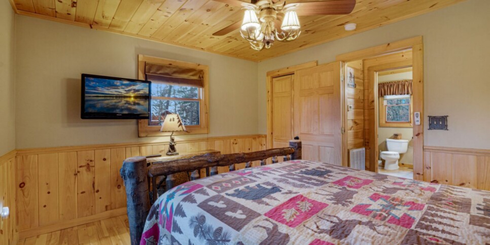 Blue Ridge - Mountain Therapy - Bathroom