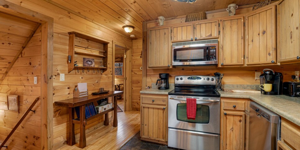 Blue Ridge - Mountain Therapy - Kitchen