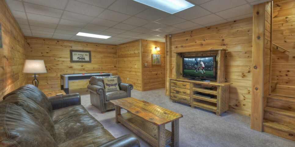Blue Ridge Cabin - Eagles Landing - Living Room