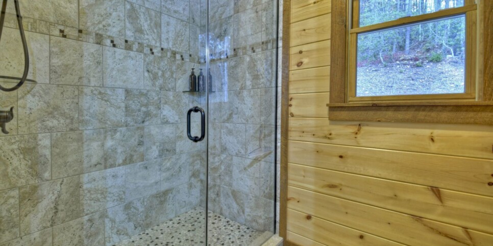 georgia-a-starry-night-bathroom-2