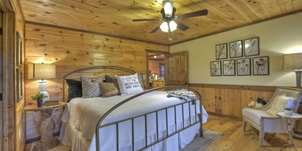 georgia-a-starry-night-bedroom-3