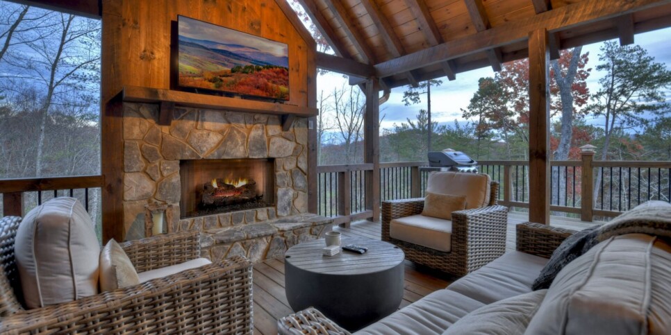 georgia-a-starry-night-exterior-8