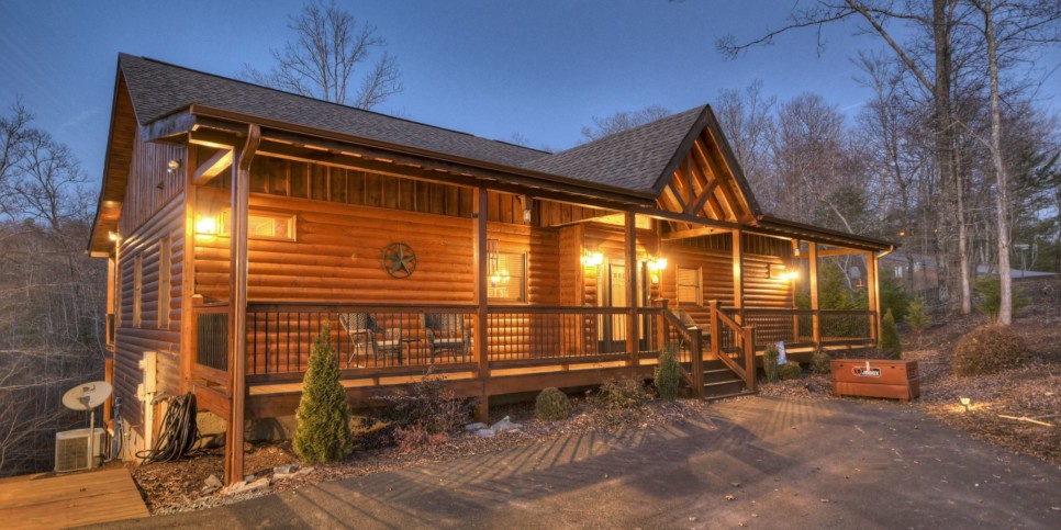 Mineral Bluff - 5 O'clock Somewhere - Exterior