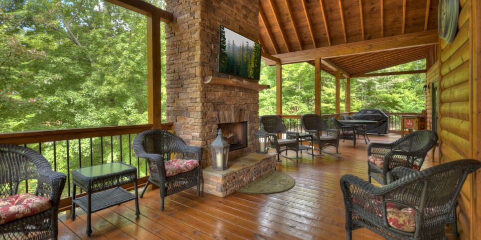 Mineral Bluff Cabin - 5 O'clock somewhere - Exterior