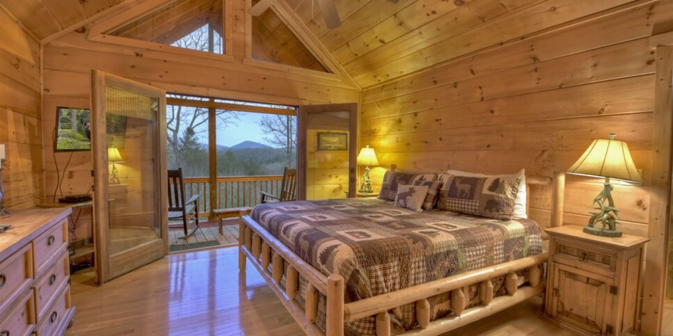 Mineral Bluff Cabin - Almost Heaven - Bedroom