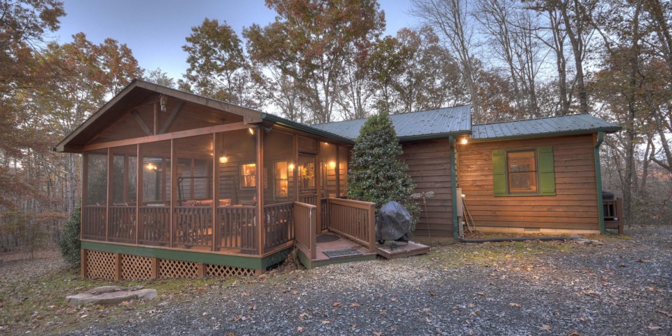 Mineral Bluff - Annie's Mountain Mist - Exterior