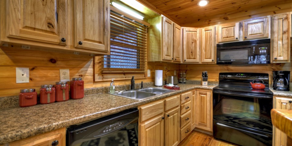 Morganton Cabin - Cardinal's Crossing - Kitchen