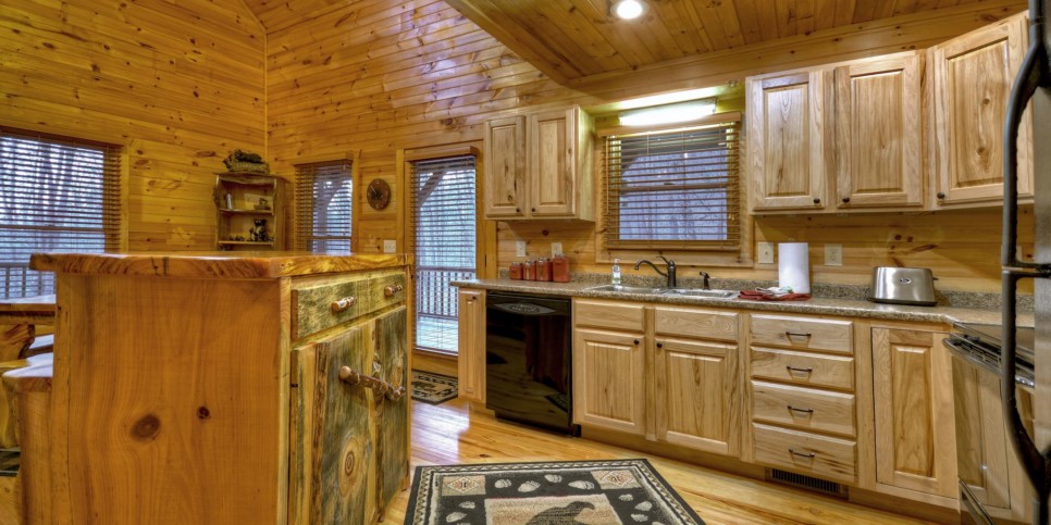 Morganton Cabin - Cardinal's Crossing - Kitchen