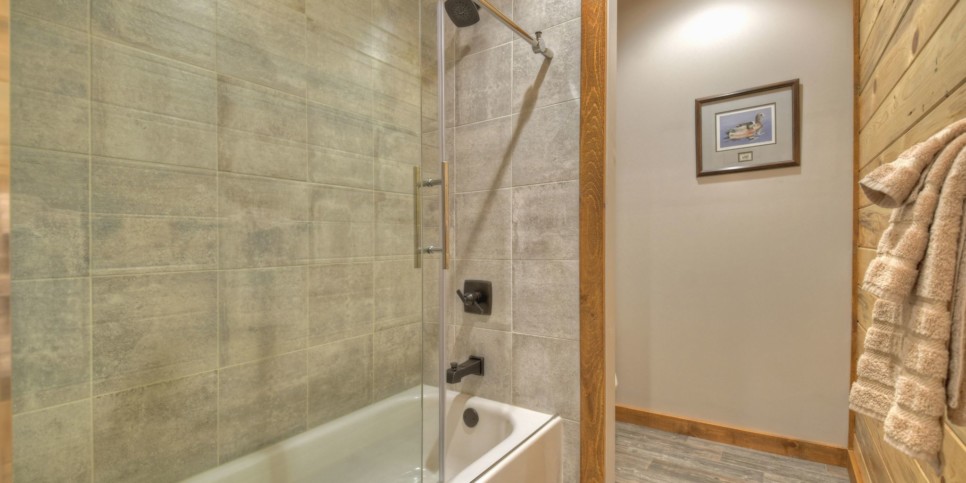 Morganton - Honey Hill - Bathroom