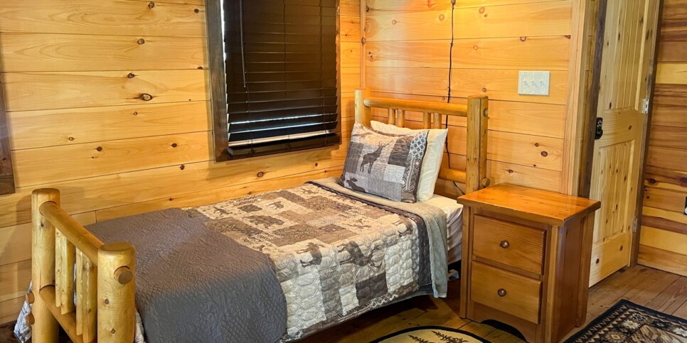 Morganton - Knotty Creek Retreat - Bedroom