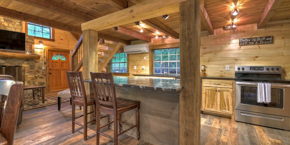 Morganton Cabin - Knotty Creek Retreat - Kitchen
