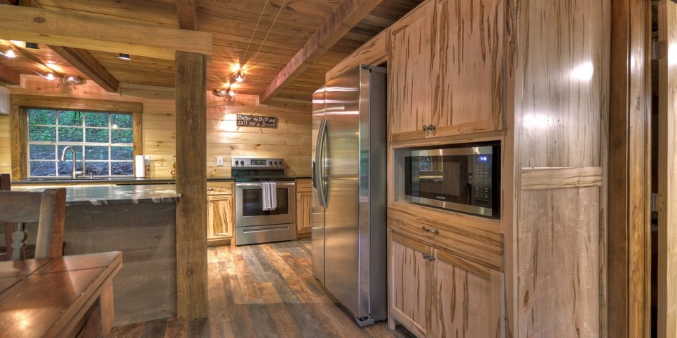 Morganton Cabin - Knotty Creek Retreat - Kitchen