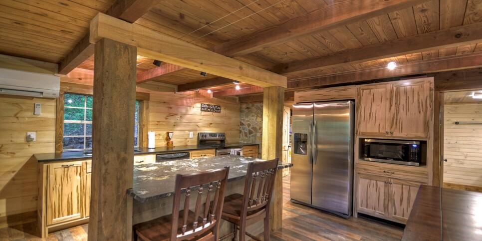 Morganton Cabin - Knotty Creek Retreat - Kitchen