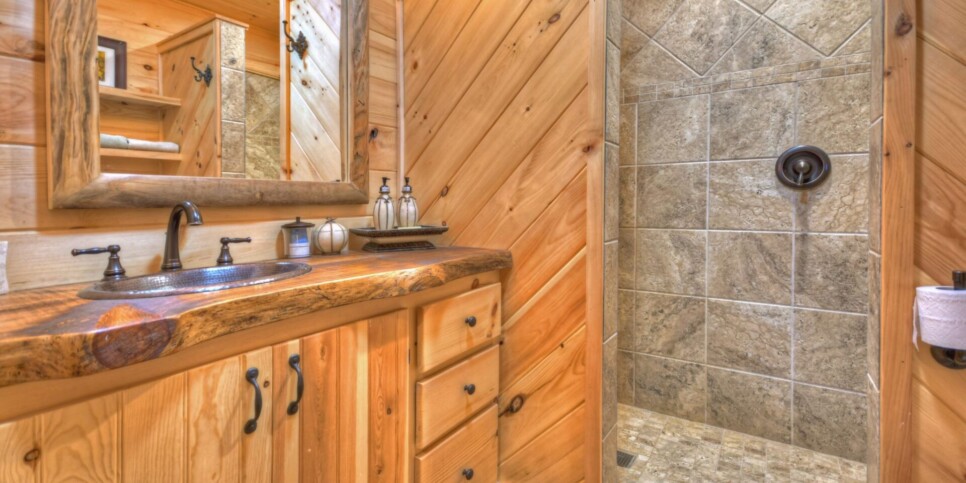 pursuit-of-happiness-georgia-bathroom-3