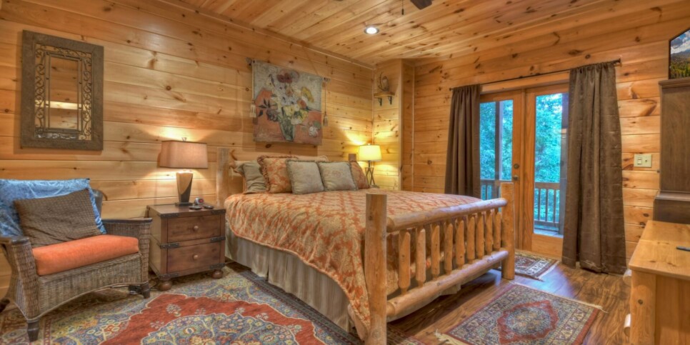 Blue Ridge Cabin - Pursuit of Happiness - Bedroom