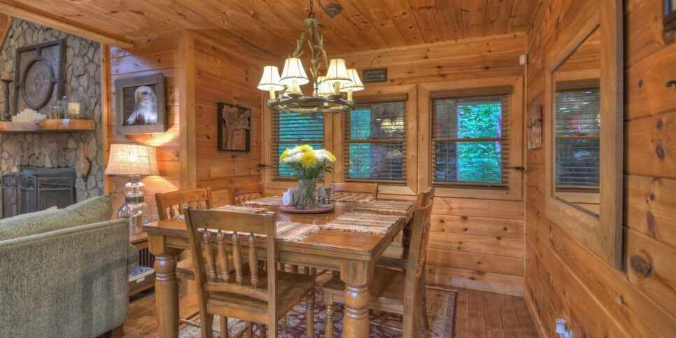 Blue Ridge Cabin - Pursuit of Happiness - Dining
