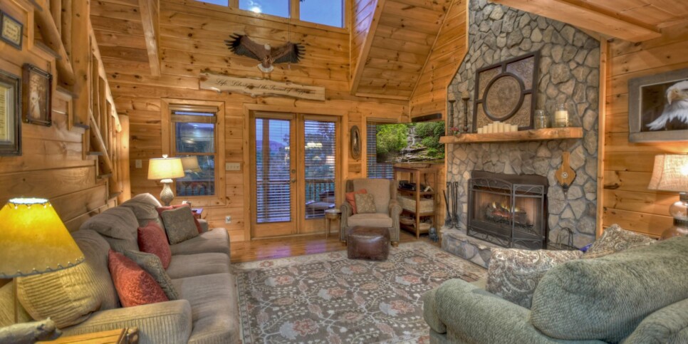 Blue Ridge Cabin - Pursuit of Happiness - Living Room