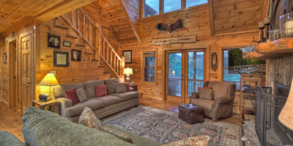 Blue Ridge Cabin - Pursuit of Happiness - Living Room