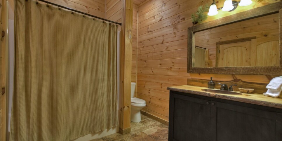 view-topia-blue-ridge-bathroom-4