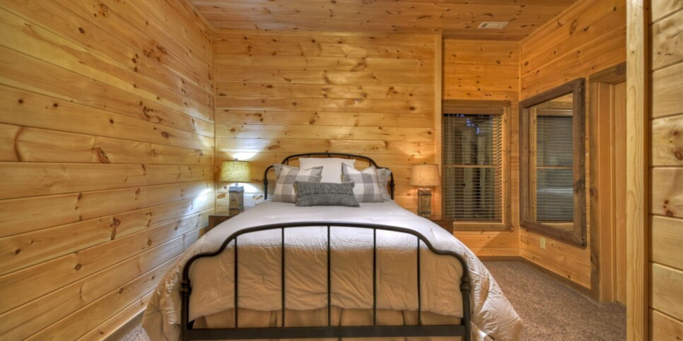 view-topia-blue-ridge-bedroom-3