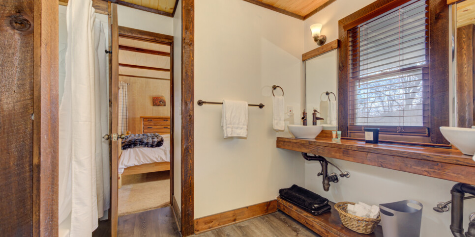 Big Canoe Reel Bliss Cabin Bathroom