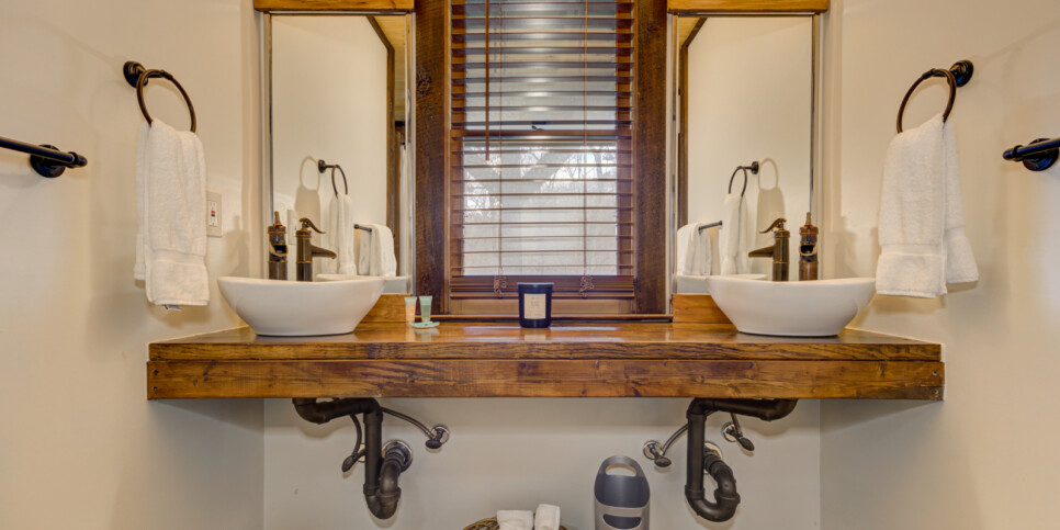 Big Canoe Reel Bliss Cabin Bathroom