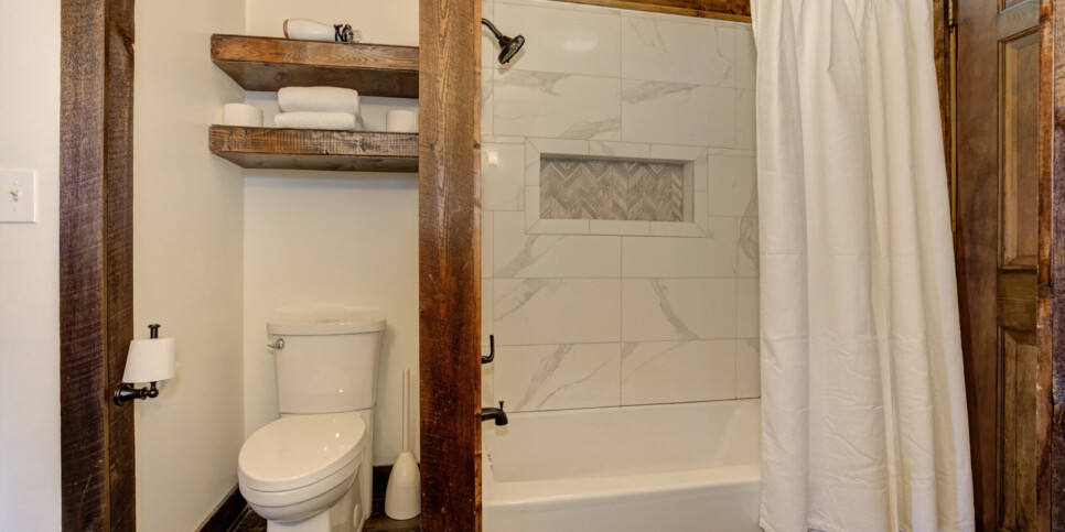 Big Canoe Reel Bliss Cabin Bathroom