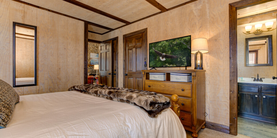 Big Canoe Reel Bliss Cabin Bedroom