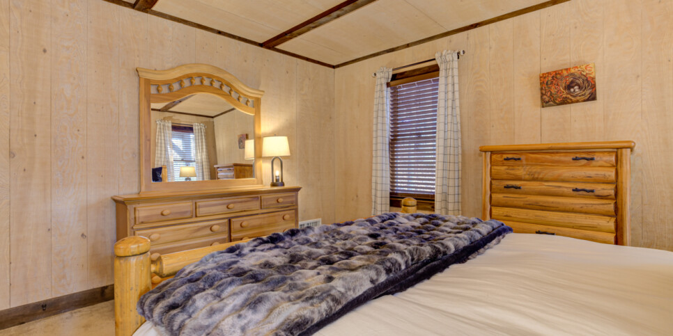 Big Canoe Reel Bliss Cabin Bedroom